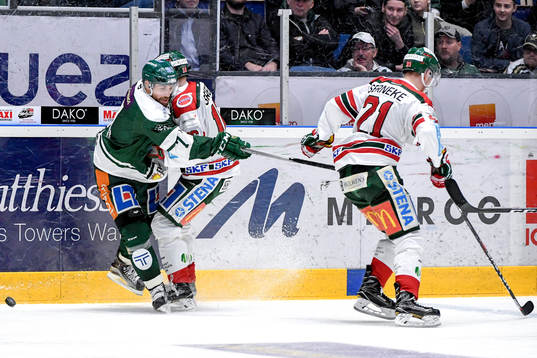 Färjestads Jonas Holös och Frölundas Filip Westerlund