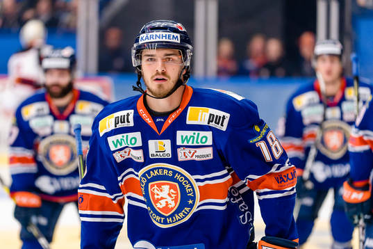 Växjös Dennis Everberg jublar