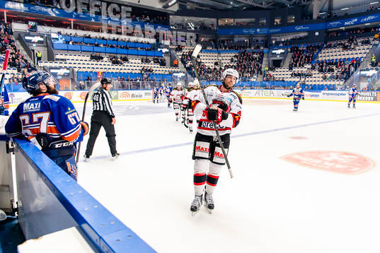 Malmö Redhawks Noah Welch jublar