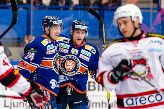 Växjös Joakim Hillding och Geoff Platt jublar