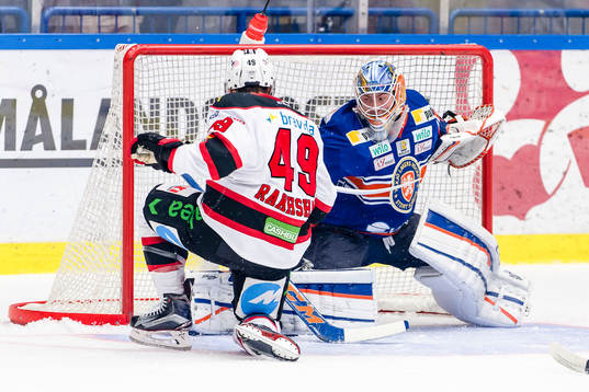 Malmö Redhawks Rhett Rakhshani oroar framför Växjös