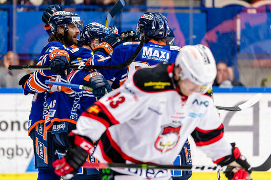 Växjös spelare jublar