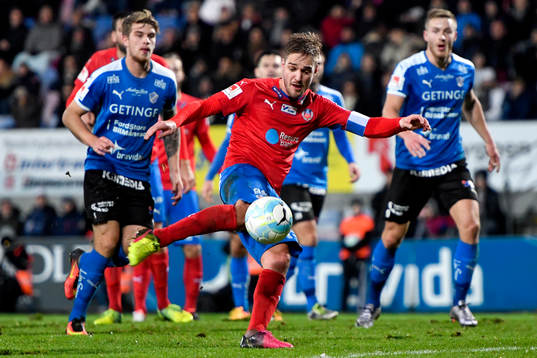Helsingborgs Johan Mårtensson har en bra chans