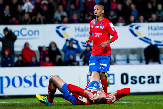 Helsingborgs Bradley Ralani och Mikael Dahlberg  deppar