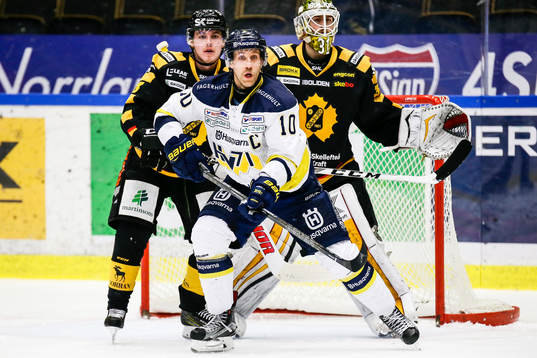 Skellefteås Sebastian Aho och målvakt Joni Ortio