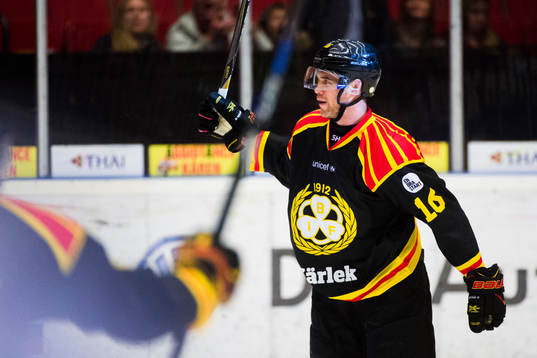 Brynäs Daniel Paille jublar