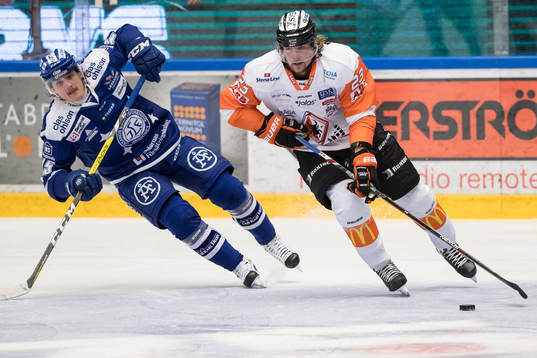 Leksands Johan Porsberger jagar Karlskronas Viktor Amnér i
