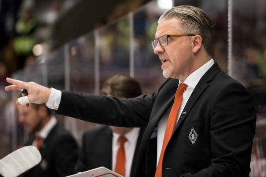Karlskronas tränare Per Hånberg  i ishockeymatchen i SHL