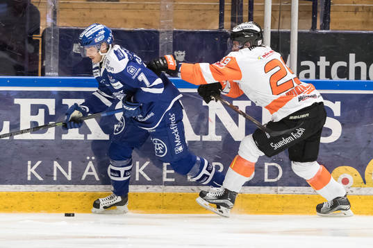 Leksands Johan Olofsson jagas av Karlskronas Alexander