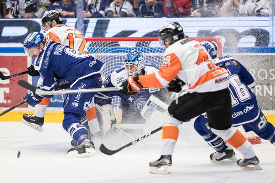 Leksands Joe Piskula Karlskronas Joel Kellman Karlskronas