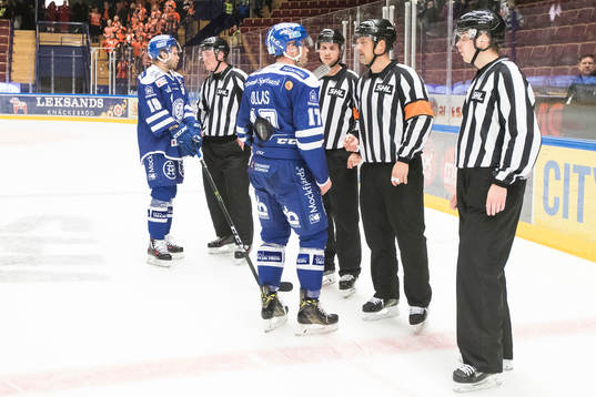 Leksands Jesper Ollas och Leksands Alexander Ytterell i