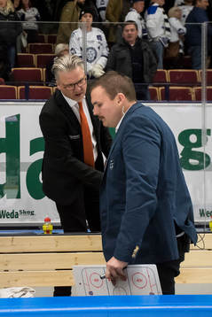 Karlskronas tränare Per Hånberg och Leksands assisterande