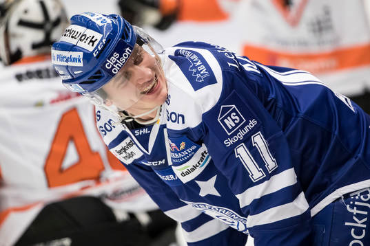 Leksands Martin Karlsson  i ishockeymatchen i SHL mellan