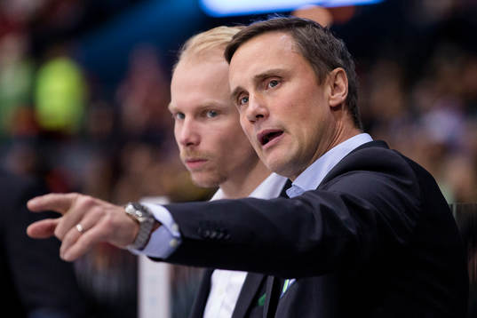 Frölundas assisterande tränare Johan Lundskog och