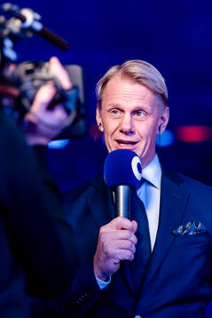 Cmore kommentator Niklas Wikegård