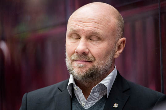 Malmö Redhawks tränare Peter Andersson deppar