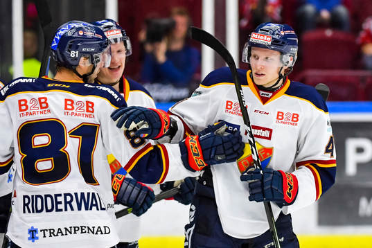 Djurgårdens Alexander Falk jublar med Calle Ridderwall