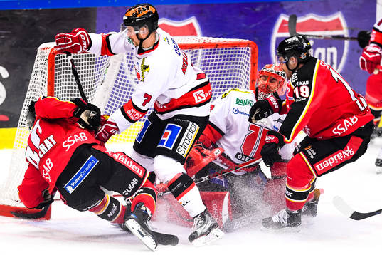 Örebros Alexander Hellström och målvakt Julius Hudacek