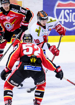 Örebros Libor Hudacek laddar för skott