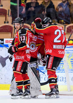 Luleås Julius Junttila (v) och Brendan Mikkelson (h)