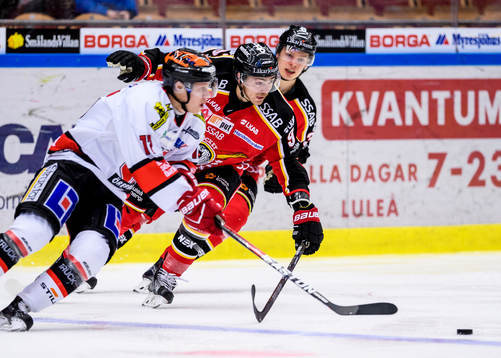 Luleås Johan Forsberg jagar Örebros Daniel Viksten