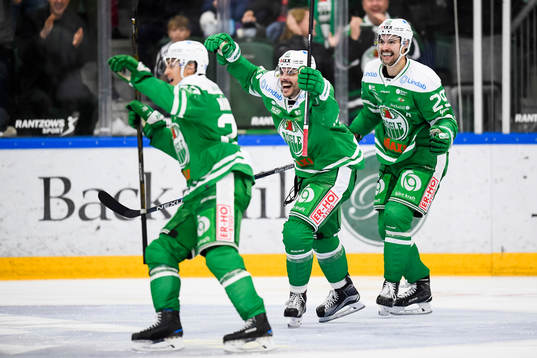 Rögles Daniel Widing jublar