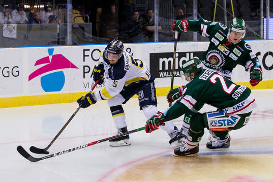 s Adam Almquist mot Frölundas Johan Sundström