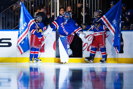 New Yorks målvakt Henrik Lundqvist gör entré till