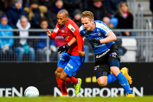 Helsingborgs Bradley Ralani ochHalmstads Andreas Bengtsson