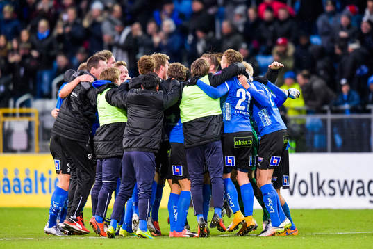 Halmstads spelare jublar