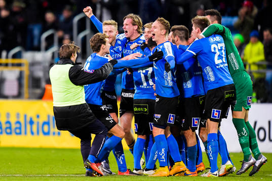 Halmstads spelare jublar