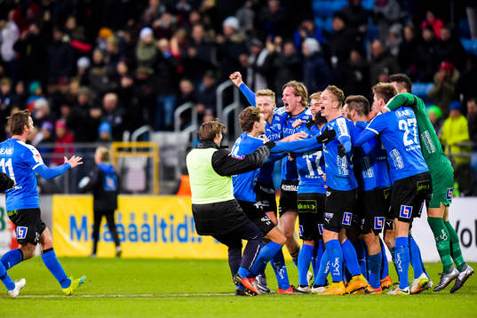 Halmstads spelare jublar