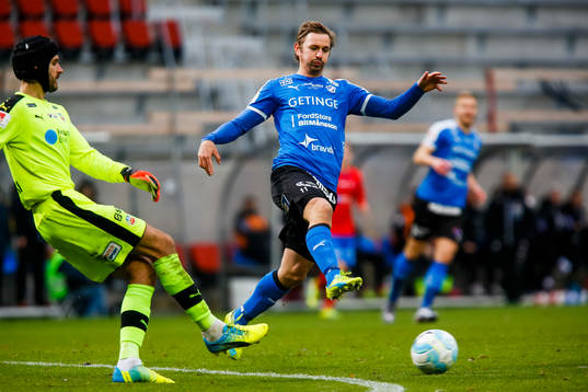 Helsingborgs målvakt Matt Pyzdrowski och Halmstads Fredrik