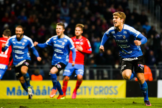 Halmstads Marcus Mathisen jublar