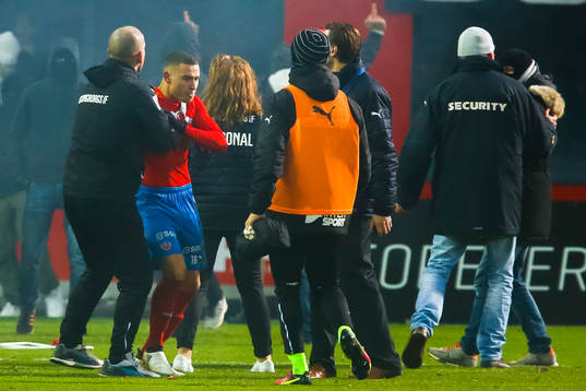 Helsingborgs Jordan Larsson irriterad på supportrar som