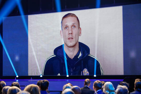 Årets manliga målvakt Robin Olsen med videohälsning