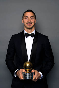 Zlatan Ibrahimovic med sin 11e guldboll
