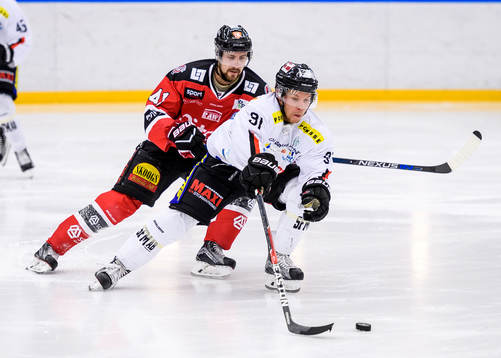 Piteås Johannes Tornberg jagar Asplövens Jesse Rohtia