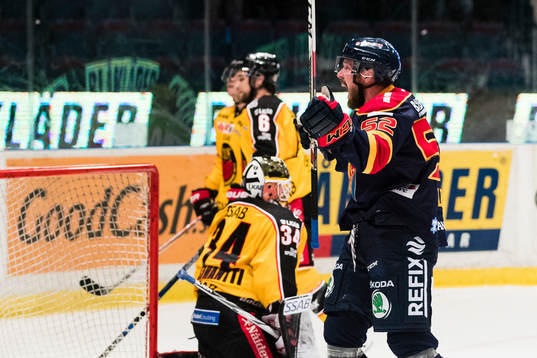 Djurgårdens Mikael Ahlén jublar