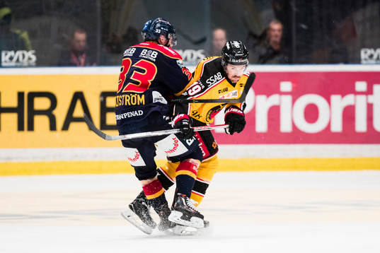 Djurgårdens Linus Hultström och Luleås Jacob Lagacé