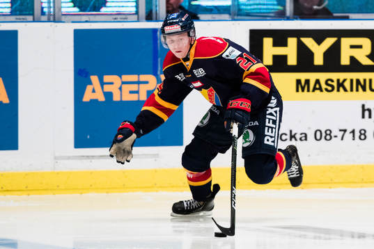 Djurgårdens Jonathan Davidsson med pucken