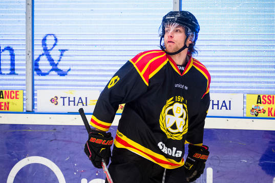 Brynäs Erik Broman före ishockeymatchen i SHL mellan