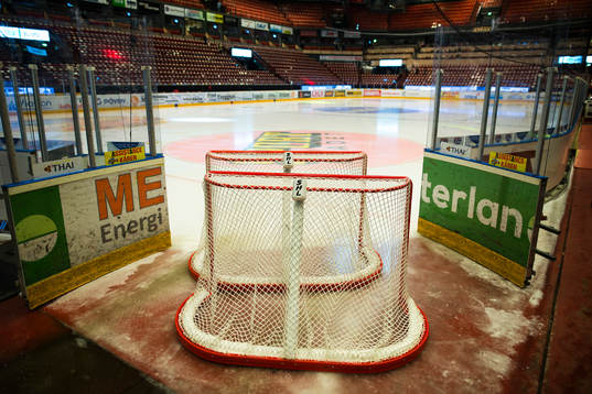 Målburar före  ishockeymatchen i SHL mellan Brynäs och
