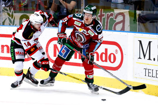 Malmö Redhawks Carl-Johan Lerby och Frölundas Simon