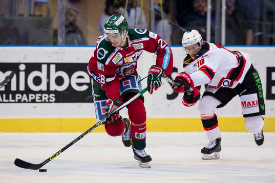 Frölundas Johan Sundström jagad av Malmö Redhawks Robin