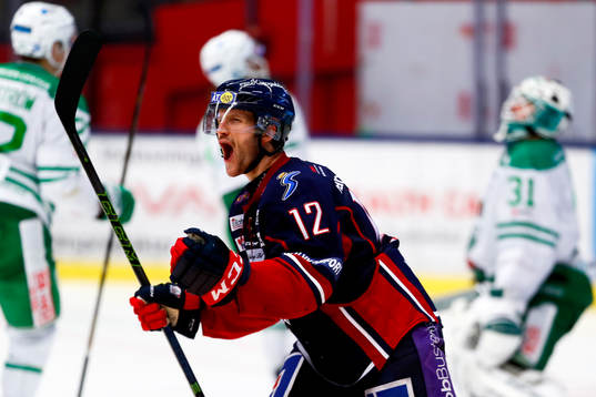 Linköpings Sebastian Karlsson jublar