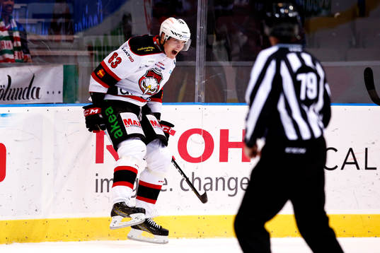 Malmö Redhawks Fredrik Händemark jublar