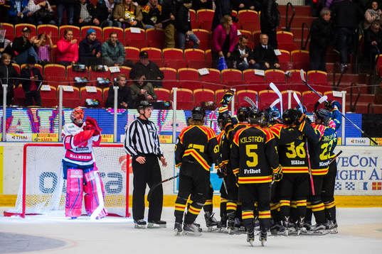 Brynäs spelare jublar