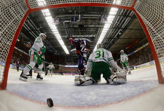 Mål 5-2 av Linköpings Andrew Gordon förbi Rögles