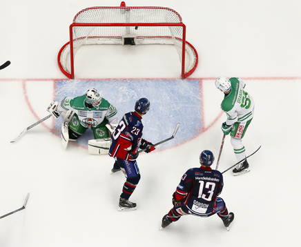 Mål 5-2 av Linköpings Andrew Gordon förbi Rögles